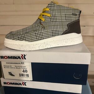 Romika Kids Checkered High-Top /Boot Sneakers - Black and Yellow